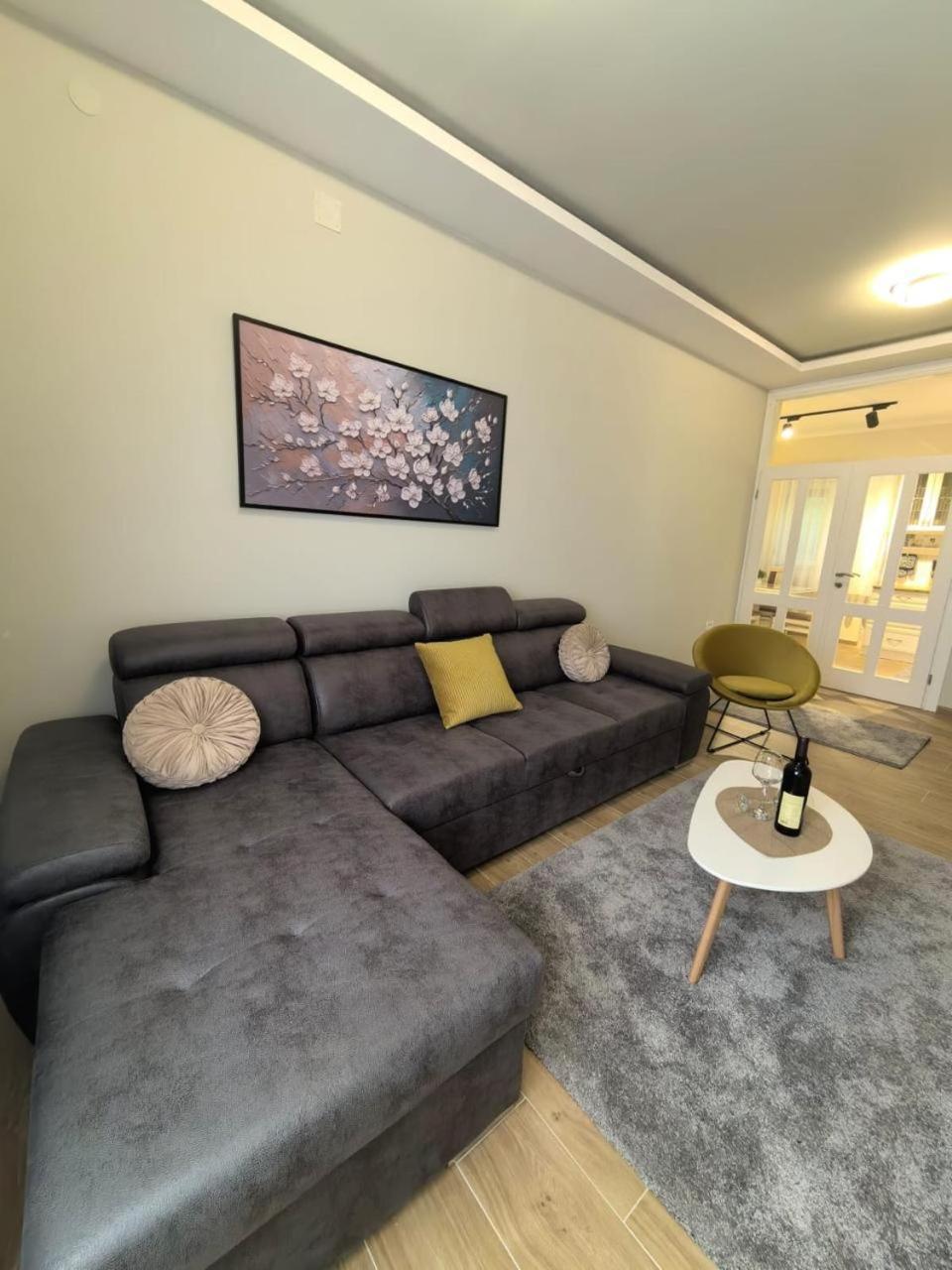 Sunny Hill - Parking - Fenced Garden - Luxury Loft Lejlighed Kotor Eksteriør billede