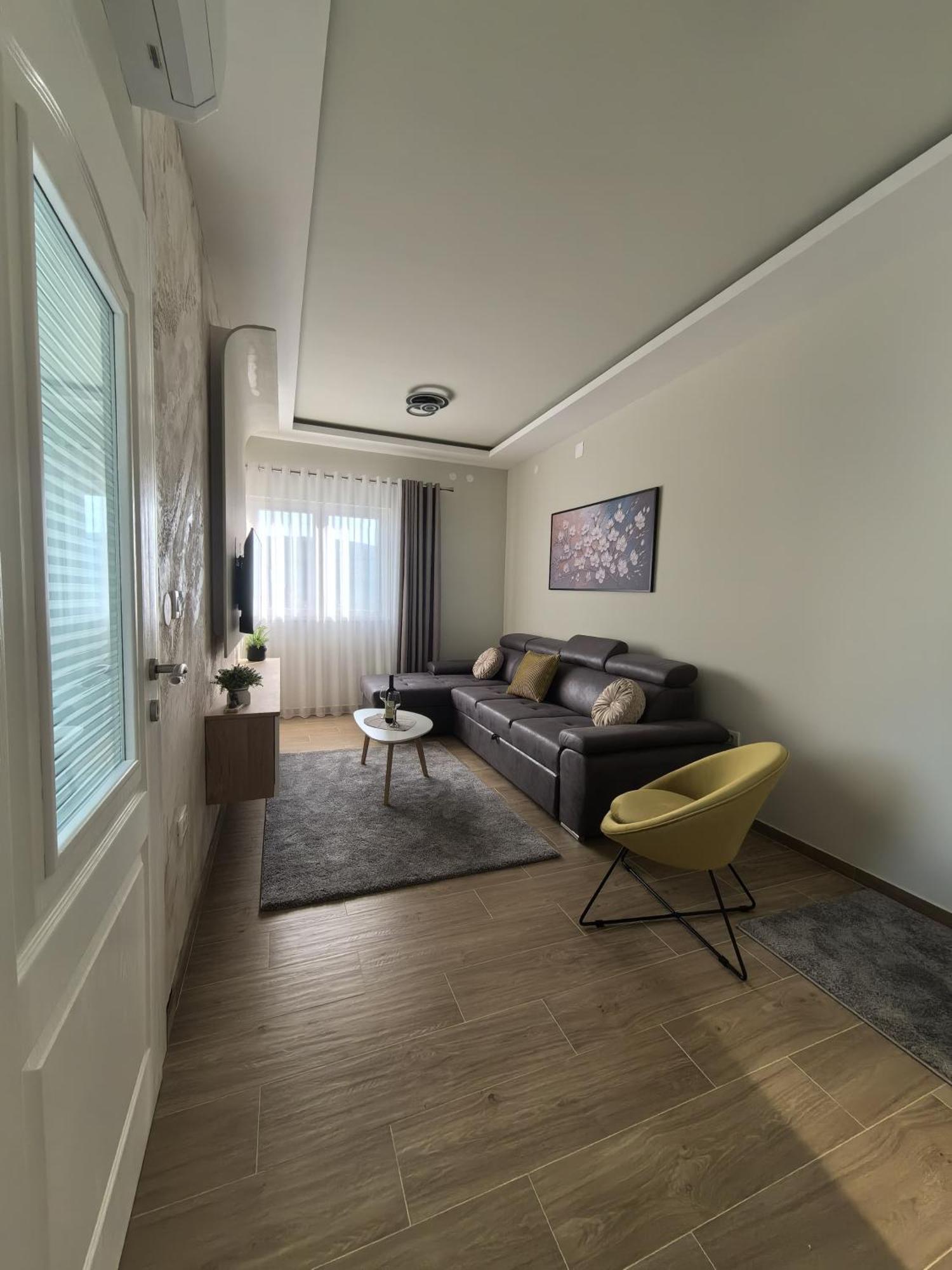 Sunny Hill - Parking - Fenced Garden - Luxury Loft Lejlighed Kotor Eksteriør billede