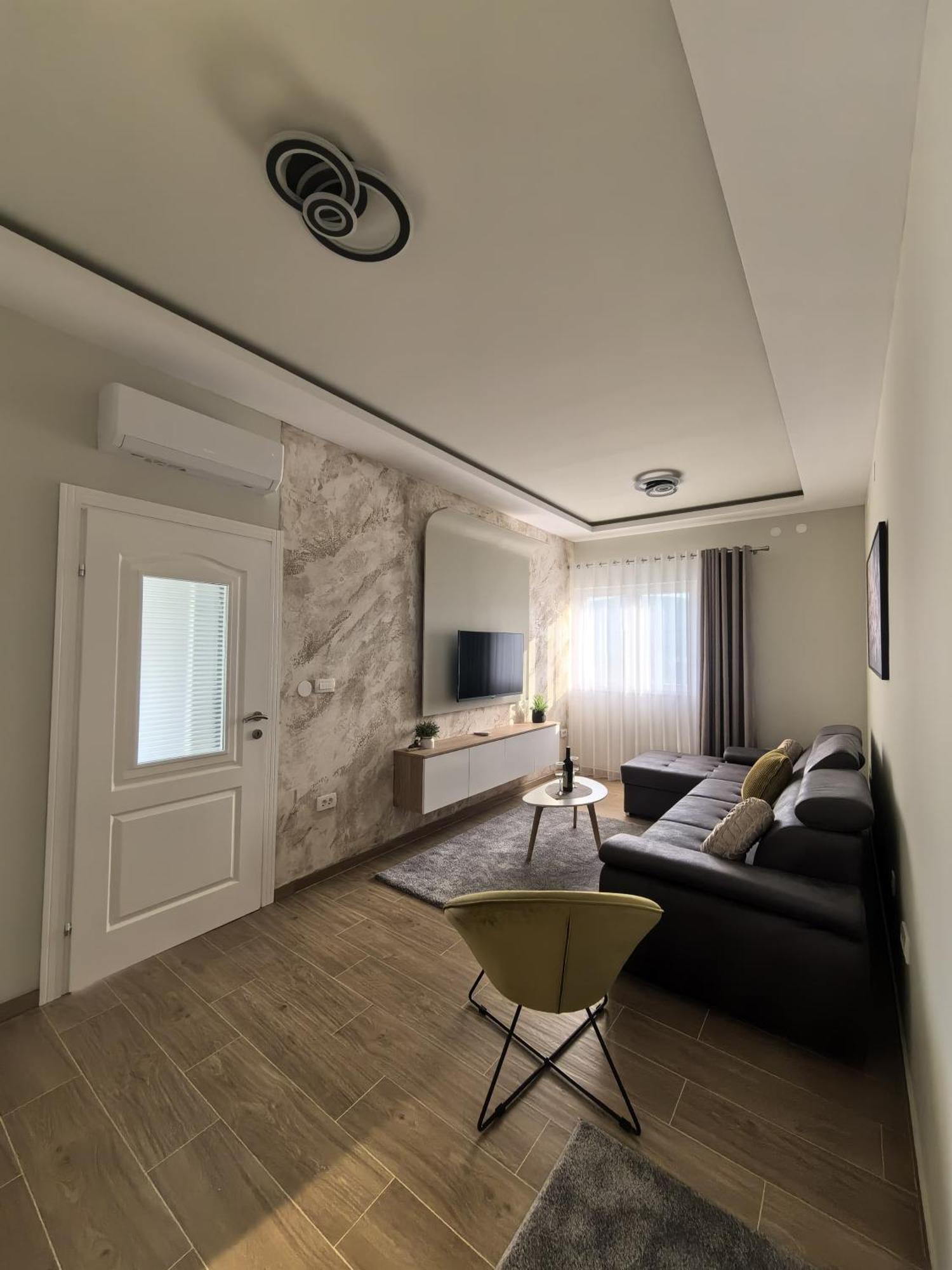 Sunny Hill - Parking - Fenced Garden - Luxury Loft Lejlighed Kotor Eksteriør billede