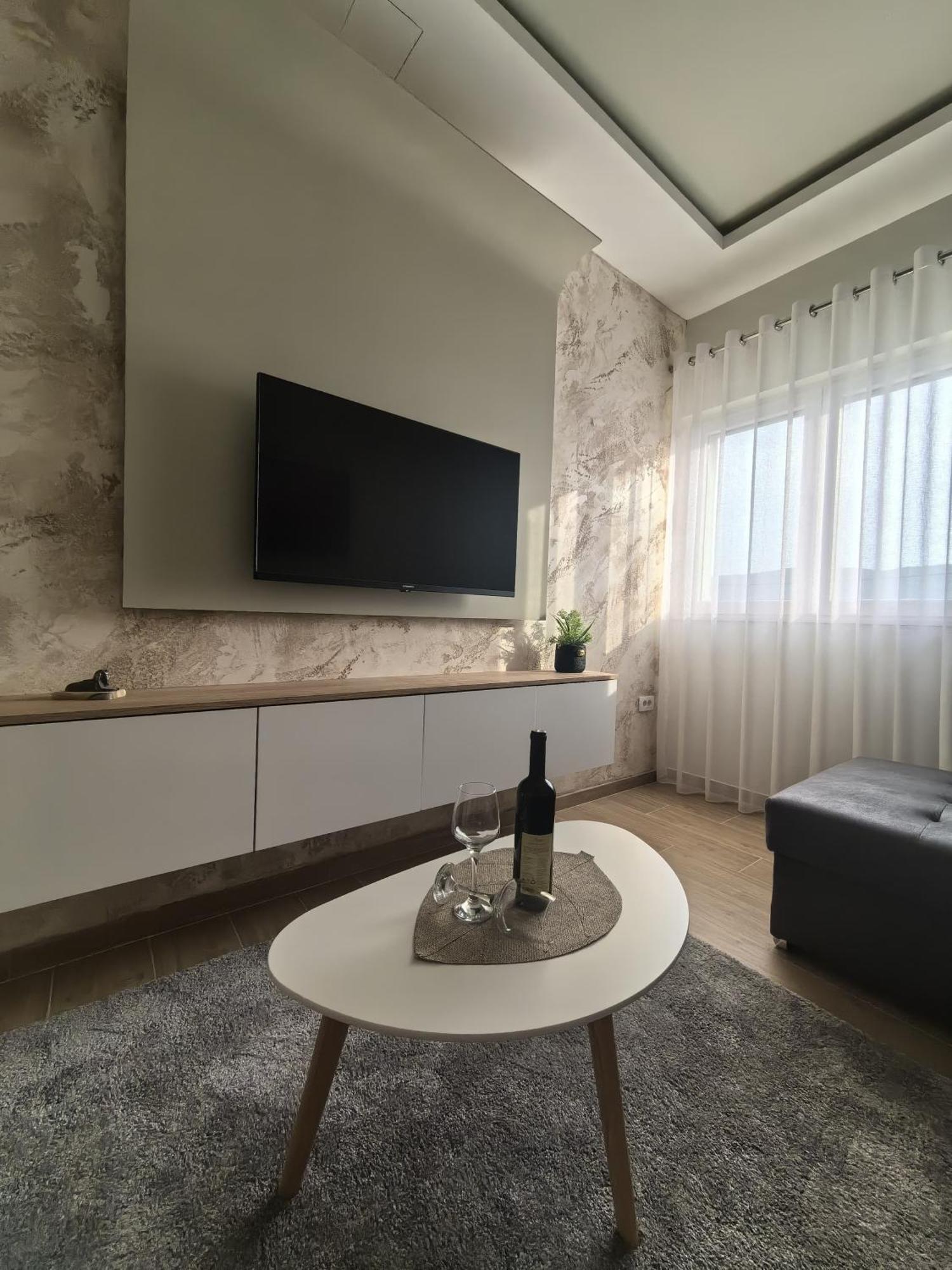 Sunny Hill - Parking - Fenced Garden - Luxury Loft Lejlighed Kotor Eksteriør billede